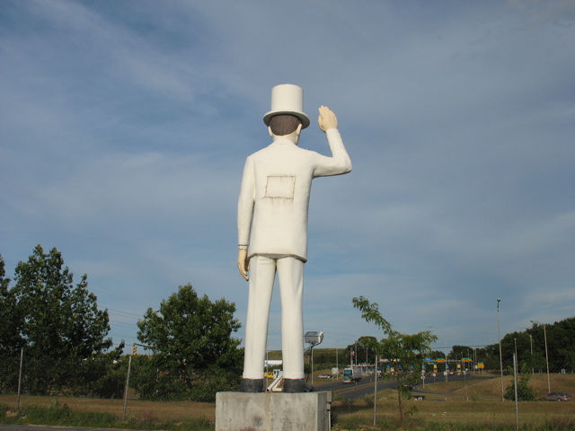 The waving man of Springfield, from the back