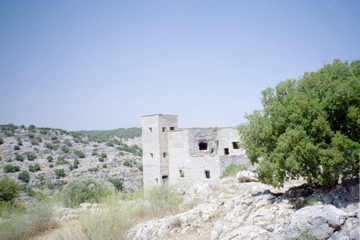 Abandoned House on a Tiyul