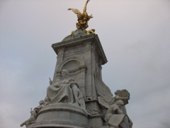 The statue complex across from Buckingham Palace