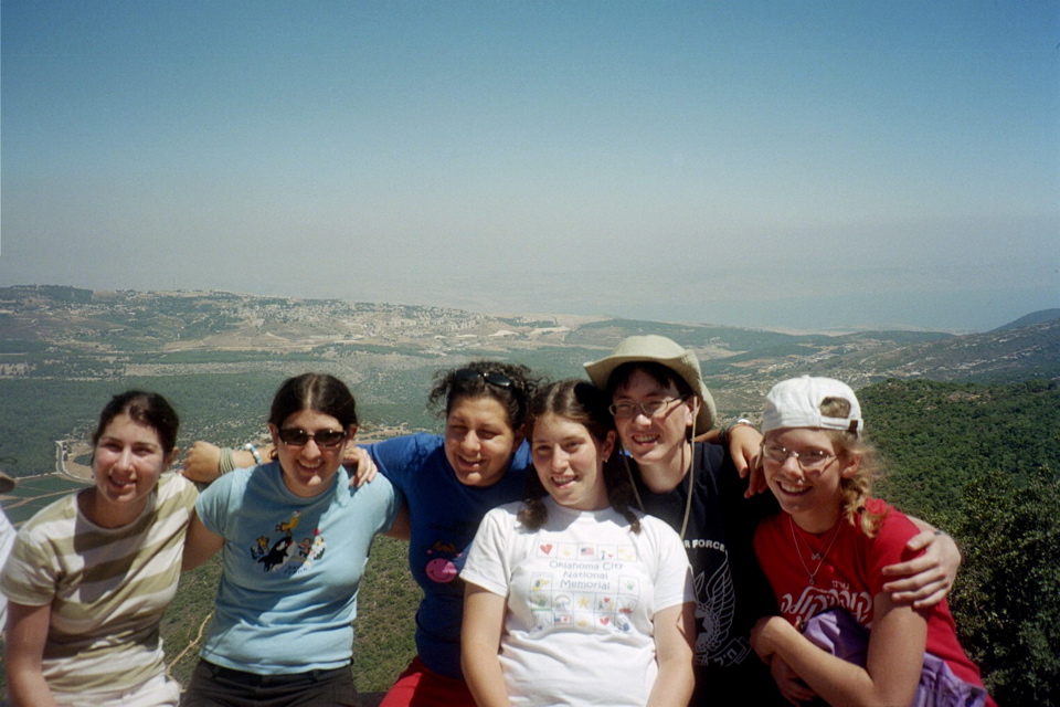 Hannah, Lia, Rebecca, Francie, Ari, Rachel H over HaGalil