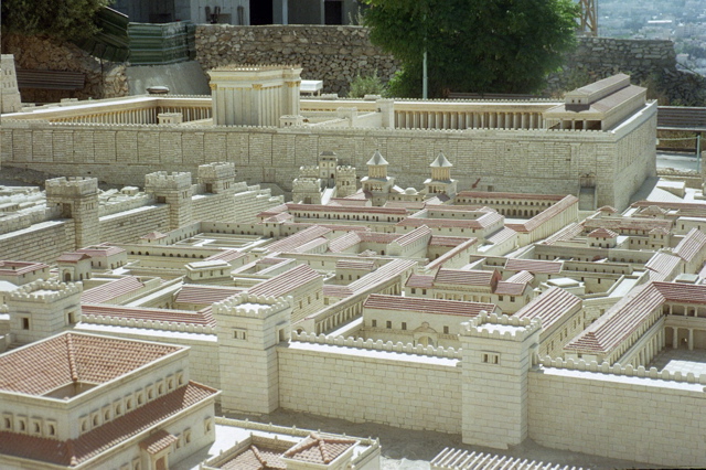 Holyland Model - Rich Jerusalem and the Western Retaining Wall