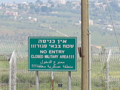 NO ENTRY CLOSED MILITARY AREA!!! sign